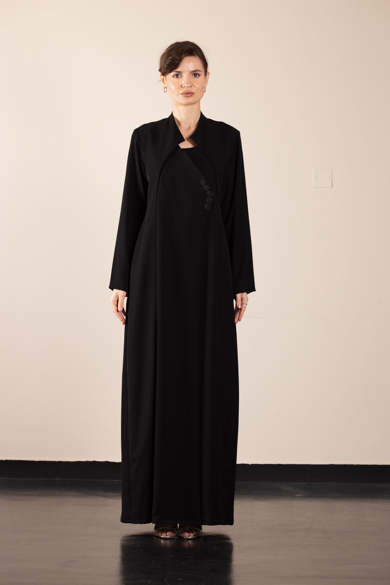 BLACK ABAYA WITH BUTTON